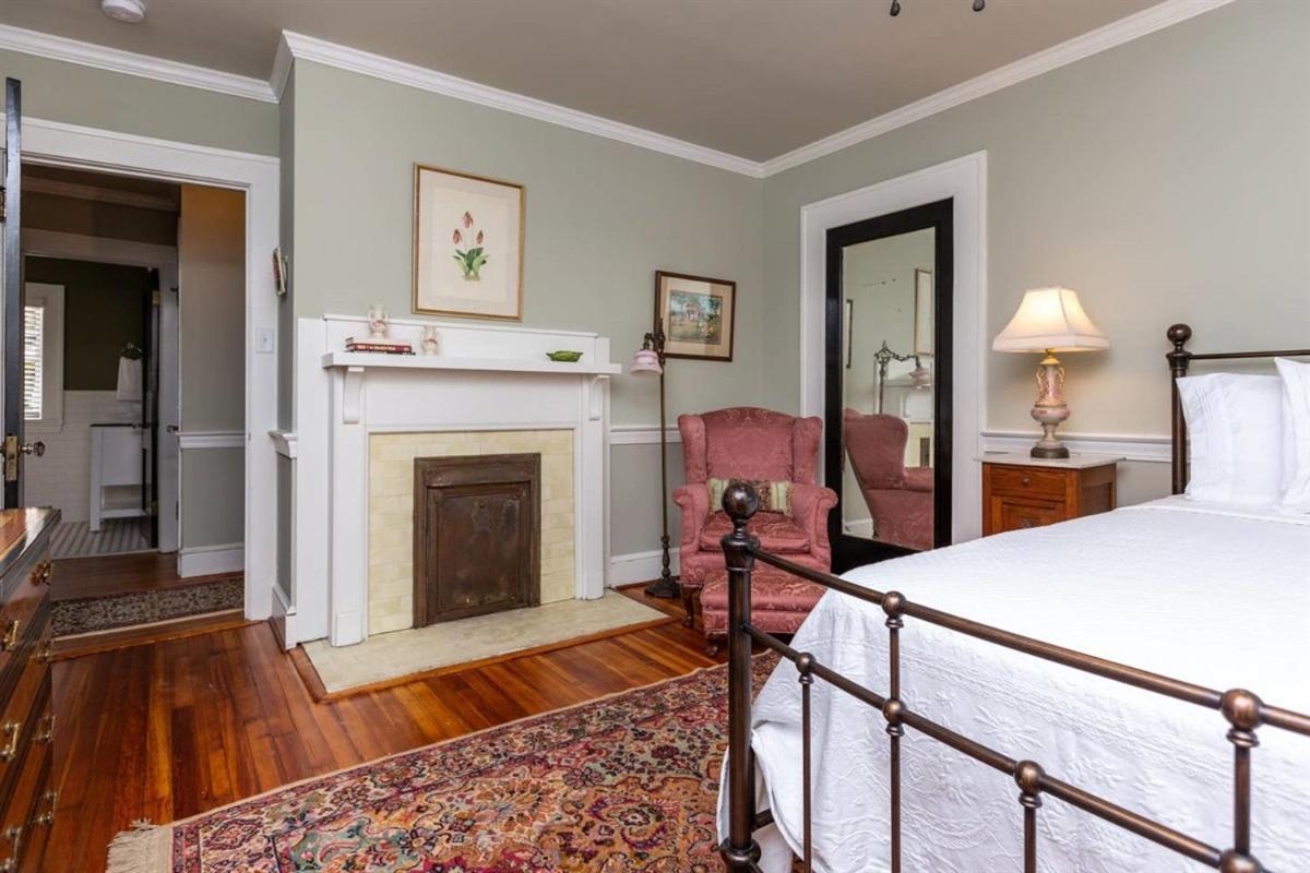 Renowned Historic Home Downtownacross From Park Winston-Salem Eksteriør billede