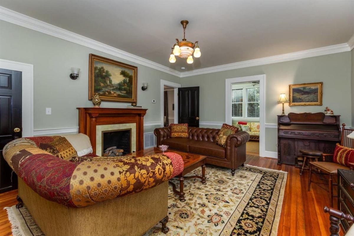 Renowned Historic Home Downtownacross From Park Winston-Salem Eksteriør billede