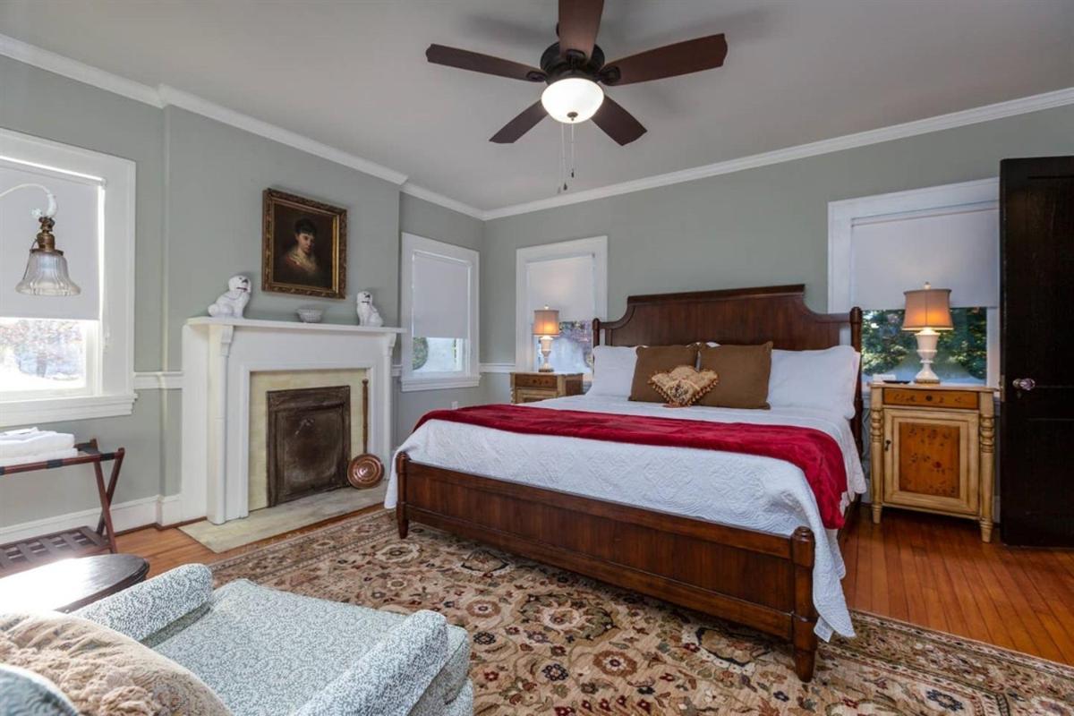 Renowned Historic Home Downtownacross From Park Winston-Salem Eksteriør billede