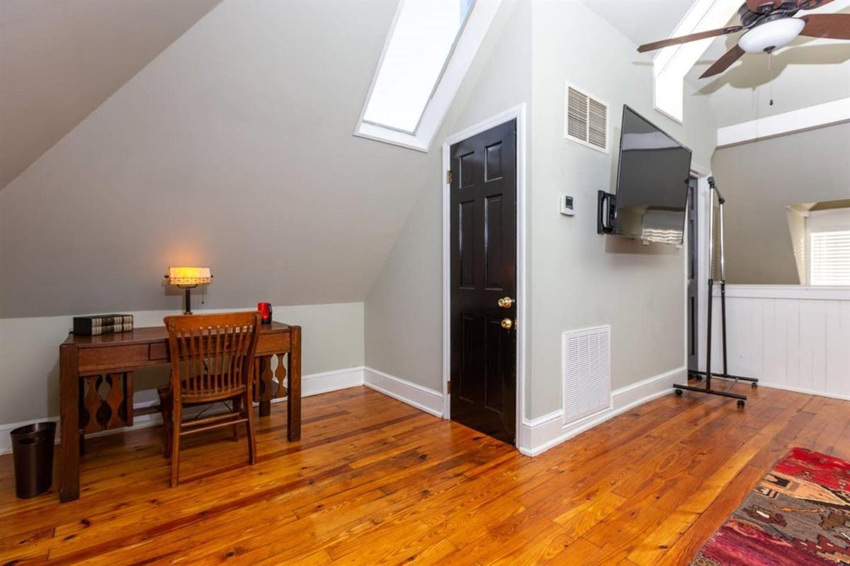 Renowned Historic Home Downtownacross From Park Winston-Salem Eksteriør billede