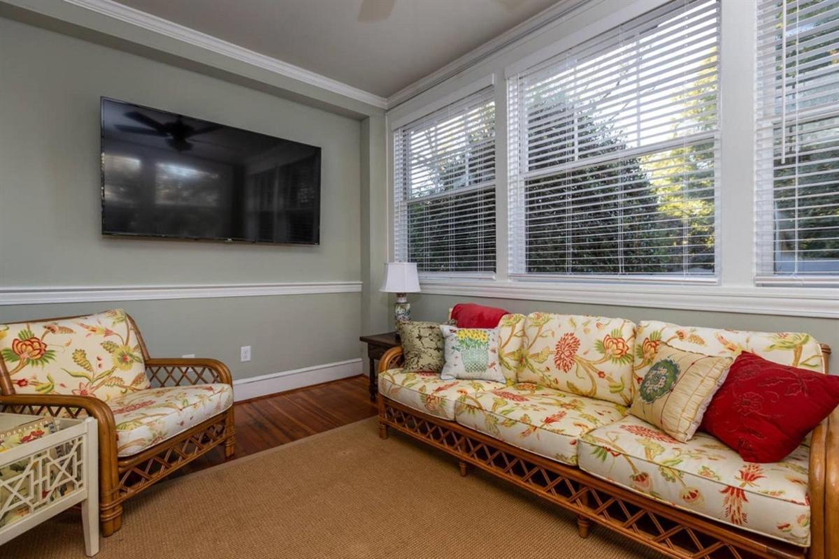 Renowned Historic Home Downtownacross From Park Winston-Salem Eksteriør billede